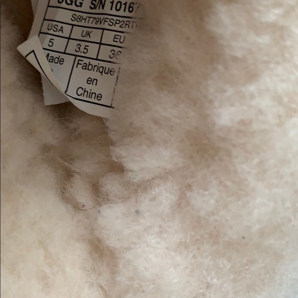 Authentic UGG Aira tehuano slippers size 5 - Picture 5 of 6